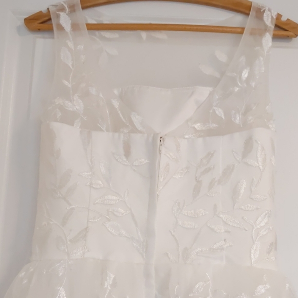 Wedding dress - Picture 6 of 9